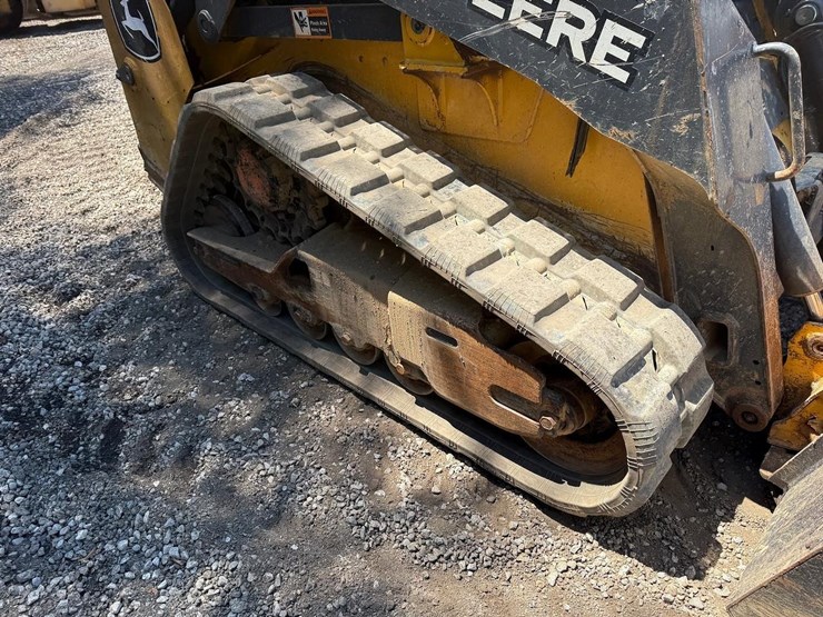 2021-deere-317g-image-13