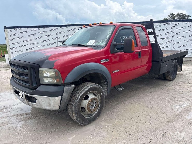 2006-ford-f550-image-1