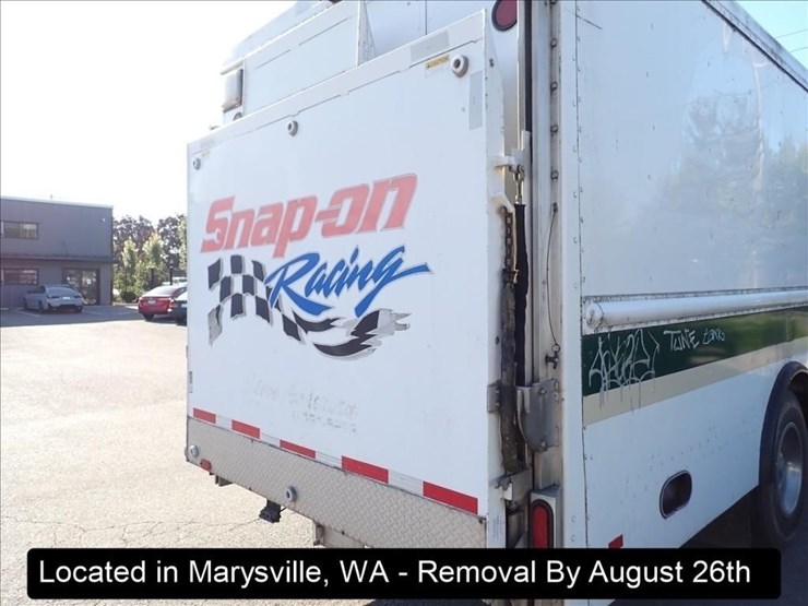 2001-freightliner-mt55-image-27