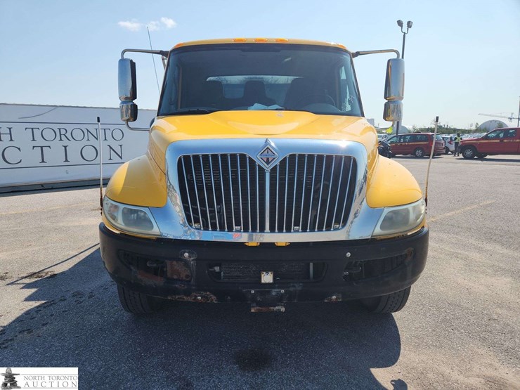 2010-international-durastar-4300-image-2