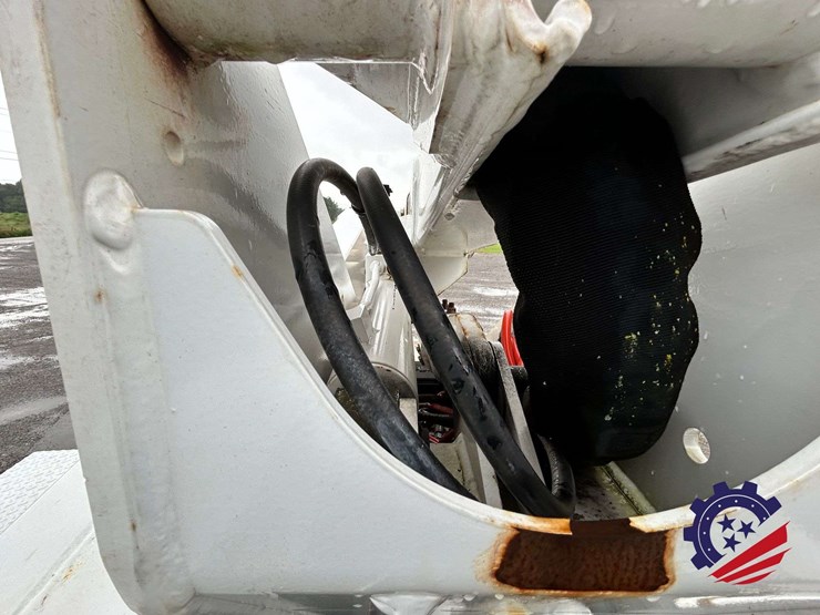 2016-ram-5500-bucket-truck-image-48