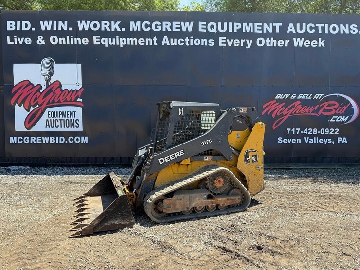 2021-deere-317g-image-1