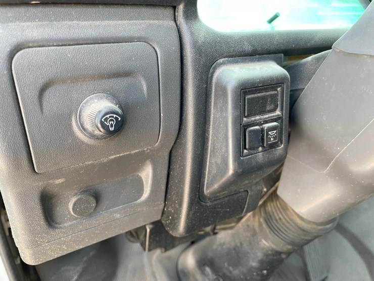 #2254-•-1998-isuzu-2-ton-cargo-truck-image-44