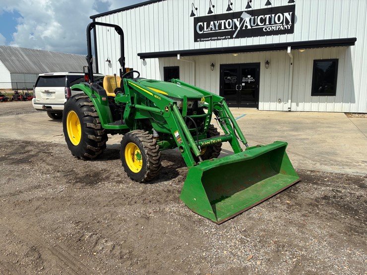 john-deere-4044m-image-1