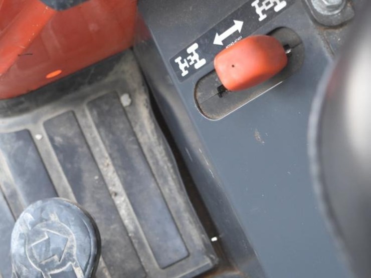 2013-kubota-b3000hsd-image-43
