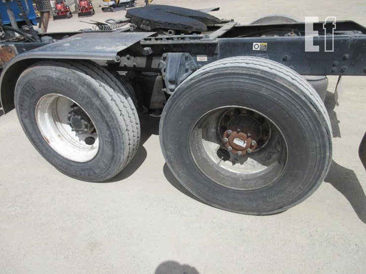 2015-kenworth-t800-image-23