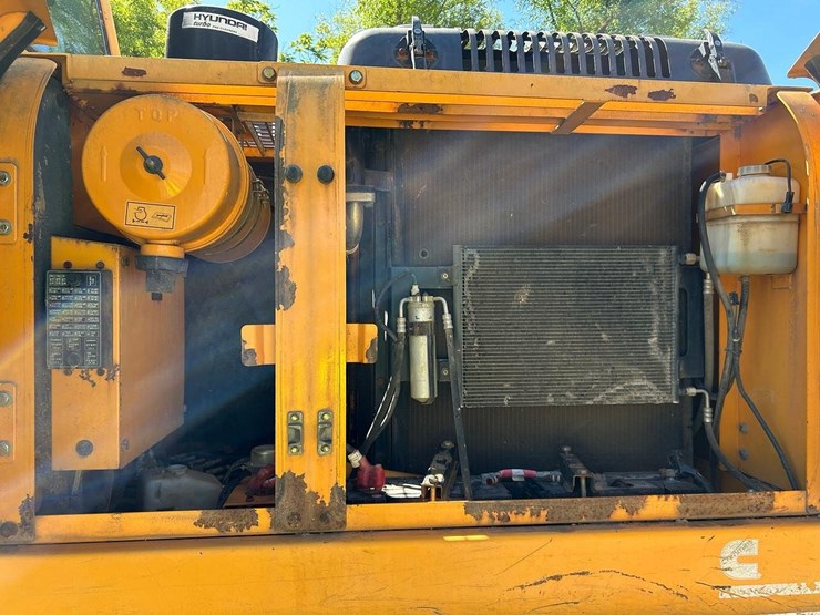 2003-hyundai-robex-210-lc-7-image-21