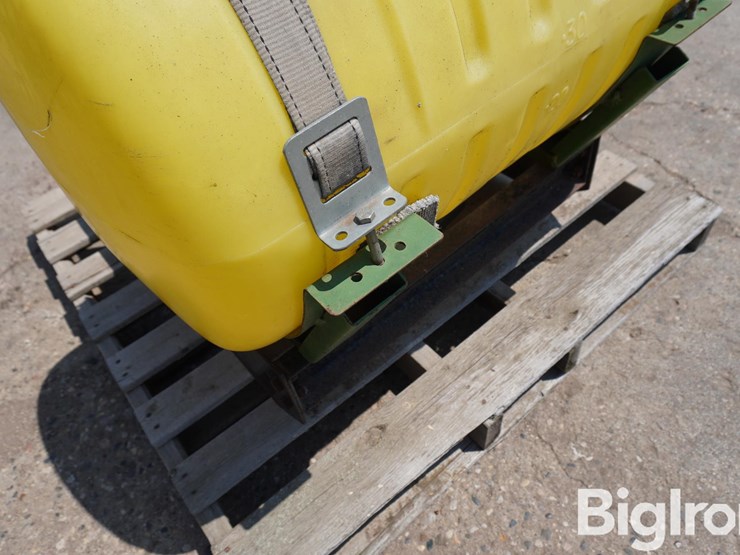 white-2-155-fertilizer-tank-&-mounts-image-13
