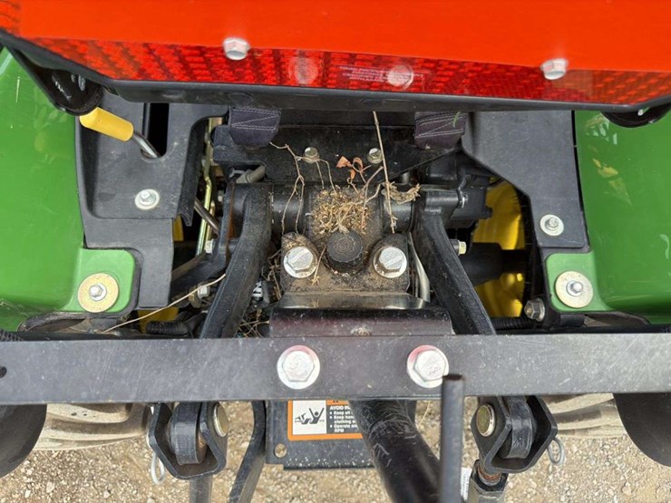 john-deere-1025r-image-19