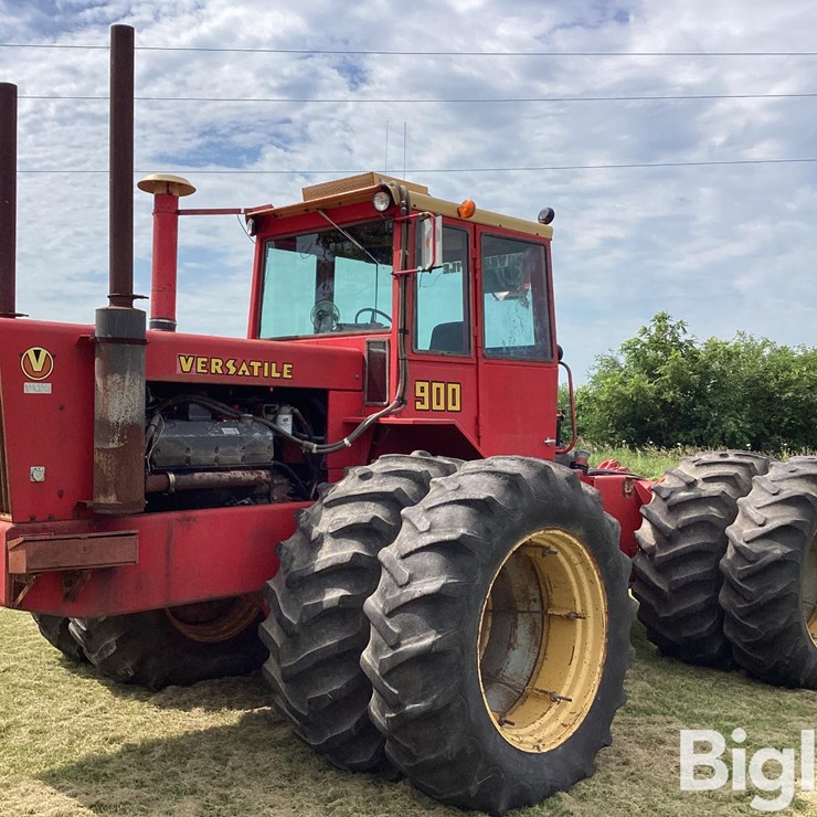 1973 VERSATILE 900