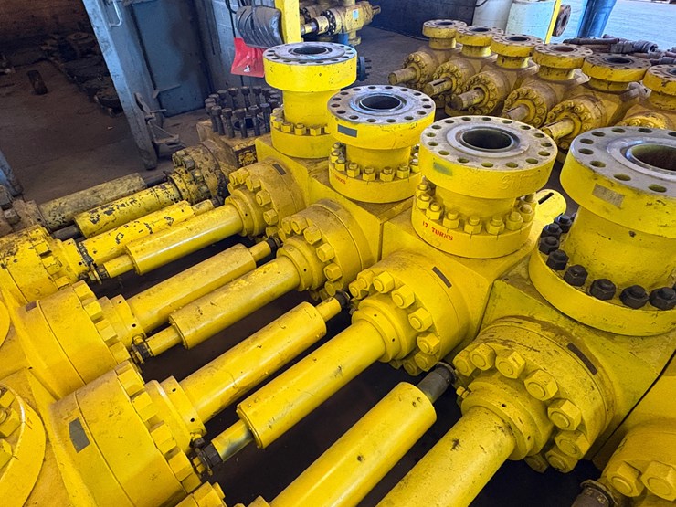 (4x$)-7-1/16”-15k-hydraulic-frac-valves,-field-ready-image-4