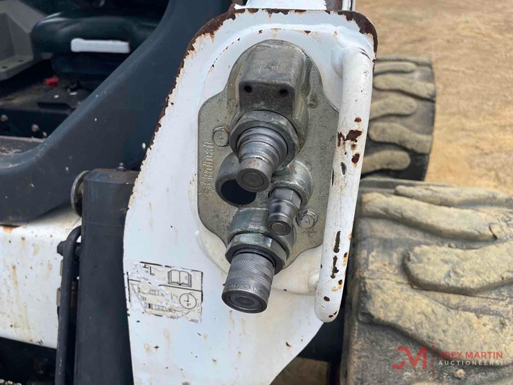 2017-bobcat-s650-skid-steer-loader-image-15