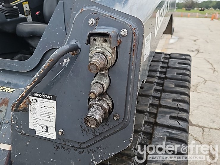 2023-deere-331g-image-16