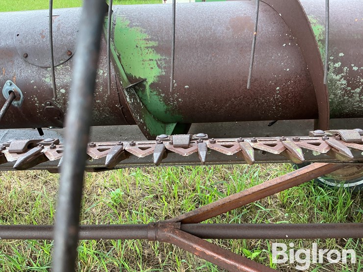 john-deere-220-image-19