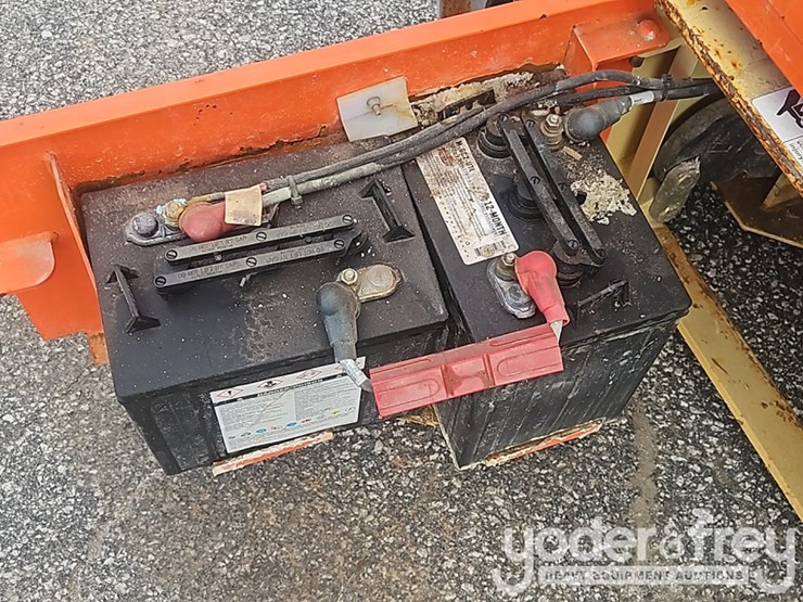 2017-jlg-1230es-image-14