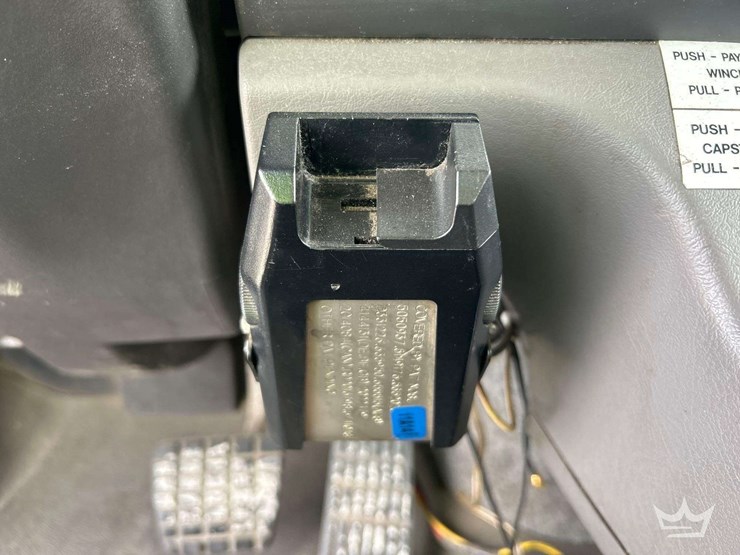 2016-freightliner-m2-106-image-18