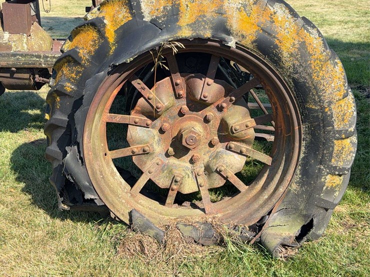 1931-farmall-f-30-duck-bill-image-32