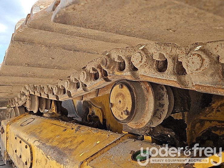 2022-deere-750l-image-23