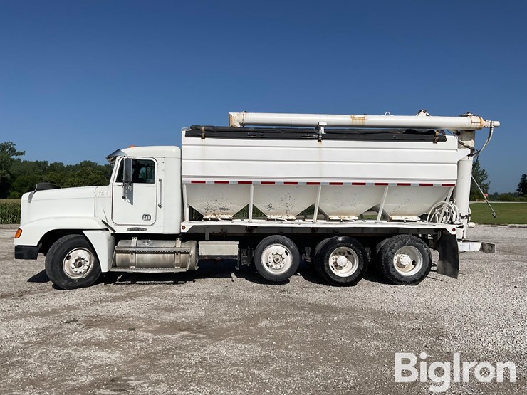 1995-freightliner-fld120-image-8