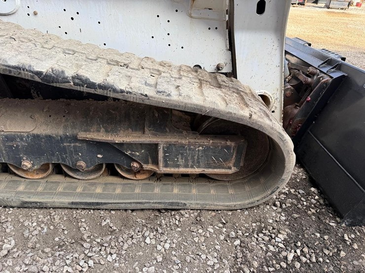 2022-bobcat-t770-image-14
