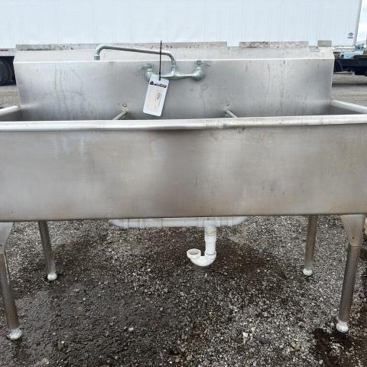 Tipple stainless sink with faucet