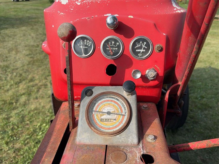 massey-ferguson-444-image-38