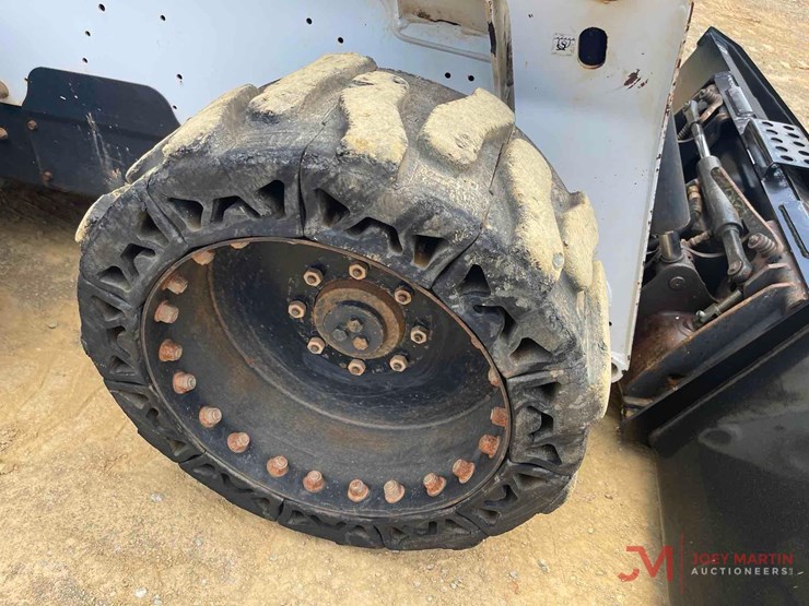 2017-bobcat-s650-skid-steer-loader-image-9