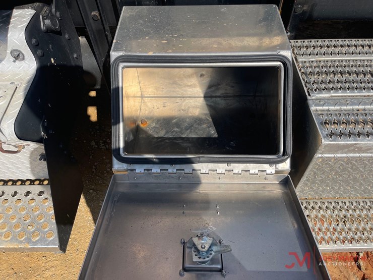 2003-kenworth-t802-day-cab-truck-tractor-image-15