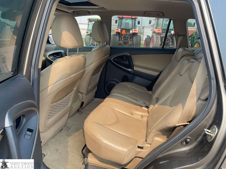 2010-toyota-rav4-image-15