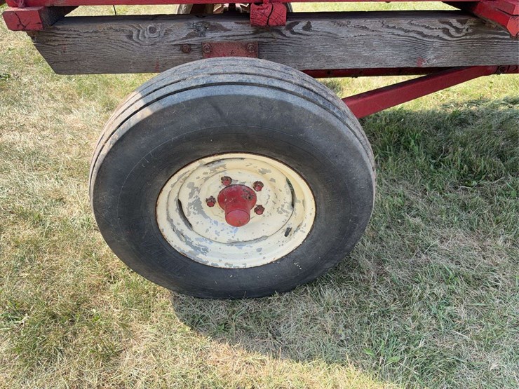 flare-box-wagon-with-hoosier-spreader-image-13
