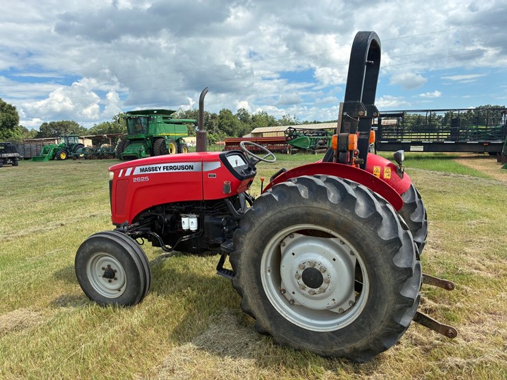 massey-ferguson-2625-image-3