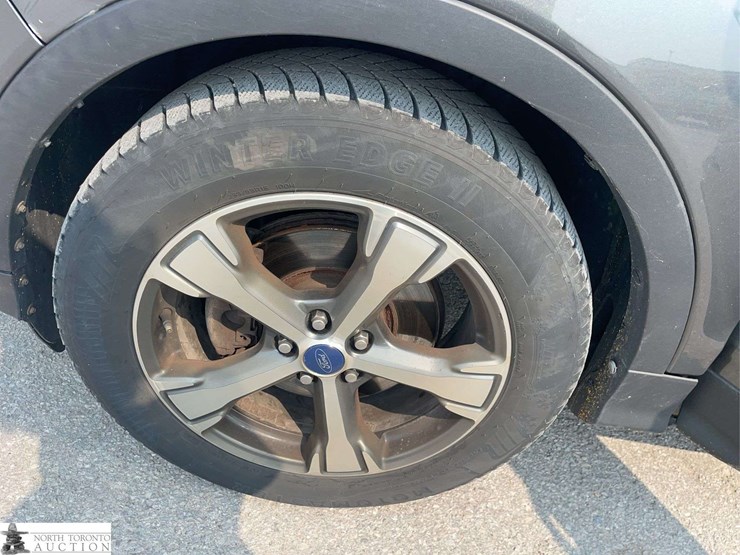2017-ford-escape-se-image-24