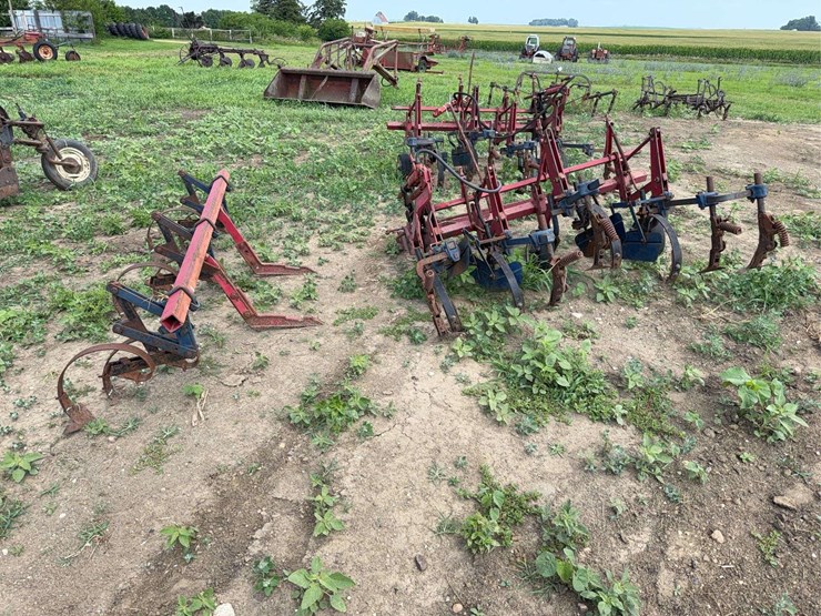 international-harvester-34-461-fast-hitch-mounted-cultivator-image-2