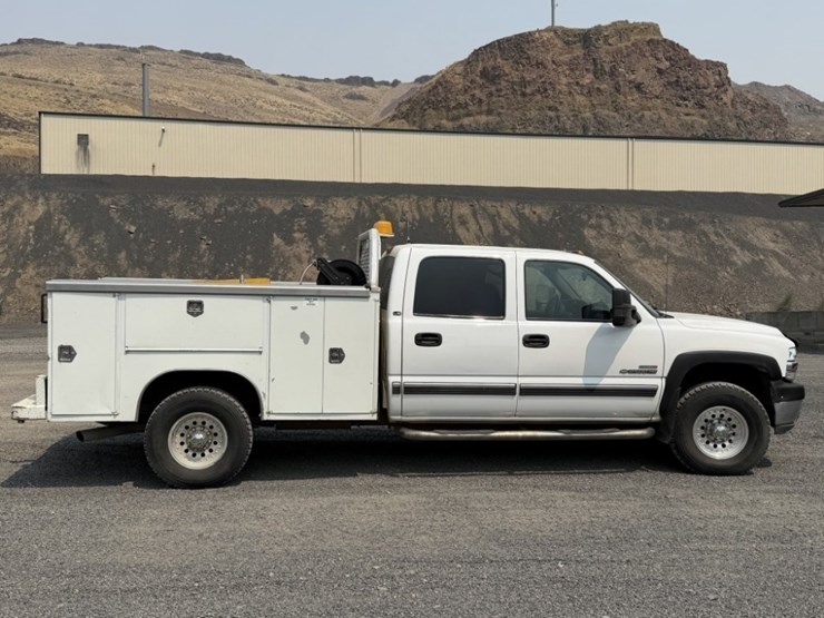 2002-chevrolet-silverado-2500hd-image-6