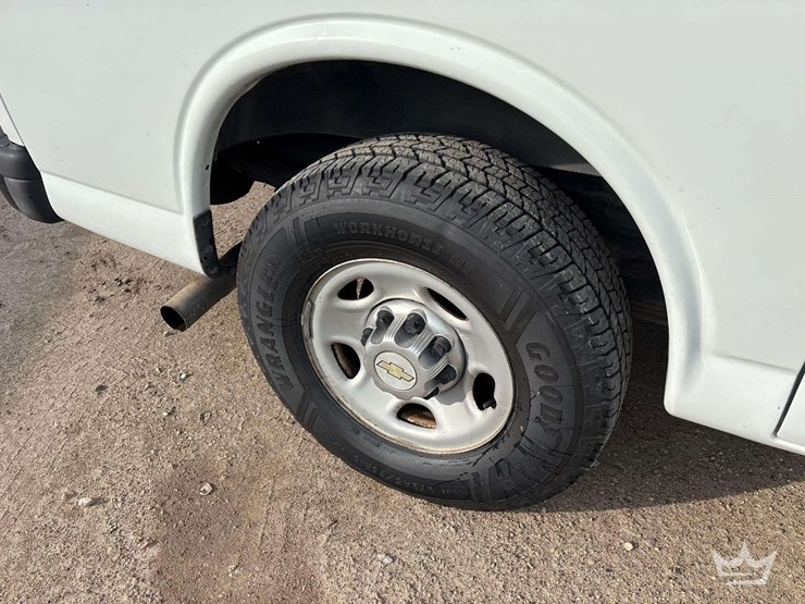 2014-chevrolet-express-2500-image-27
