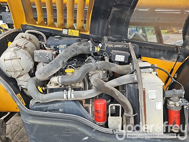 2016-jcb-512-56-image-24