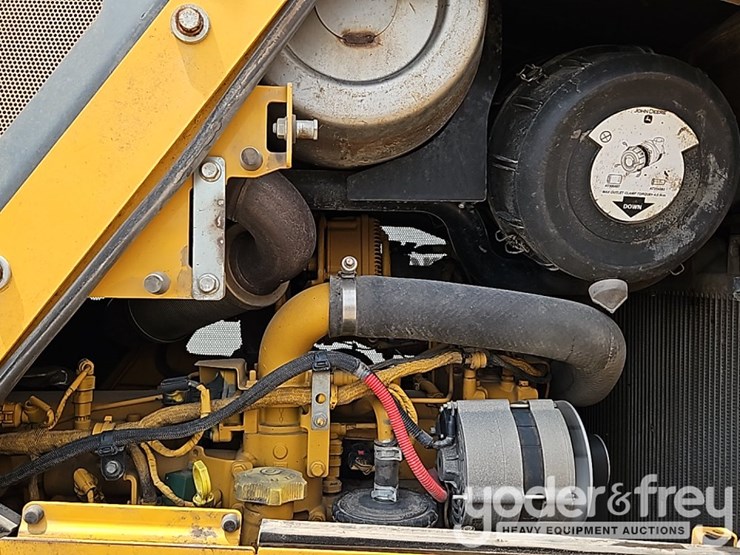2022-deere-750l-image-26