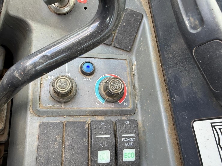 2018-yanmar-sv100-2a-image-23
