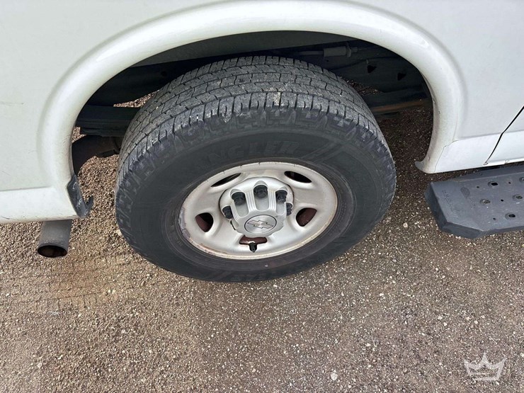 2019-chevrolet-express-2500-image-27
