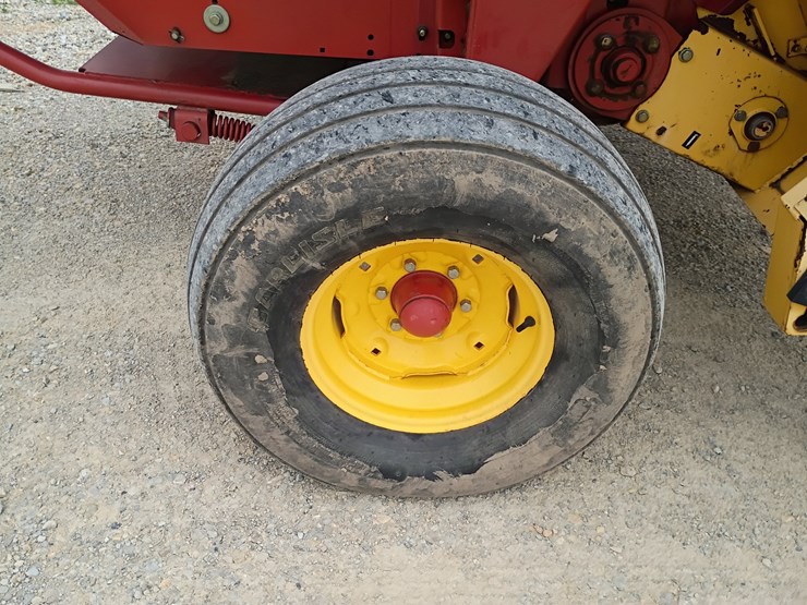 new-holland-br7070-image-43