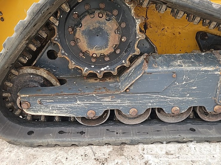 2022-deere-317g-image-9