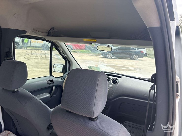 2011-ford-transit-connect-image-23