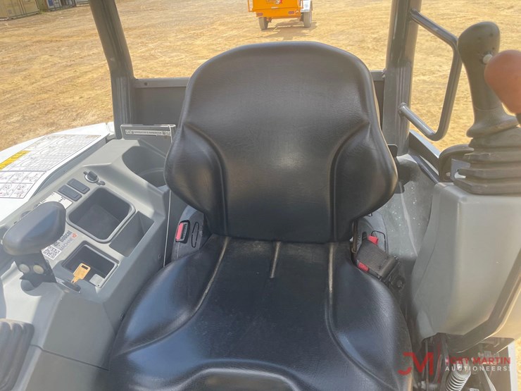 2025-bobcat-e35-r2-series-mini-excavator-image-19