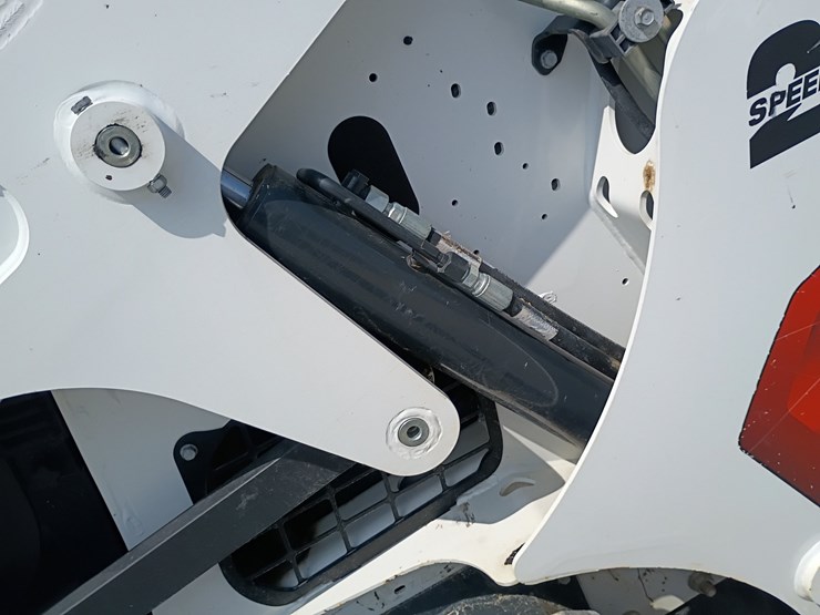2024-bobcat-t650-image-54