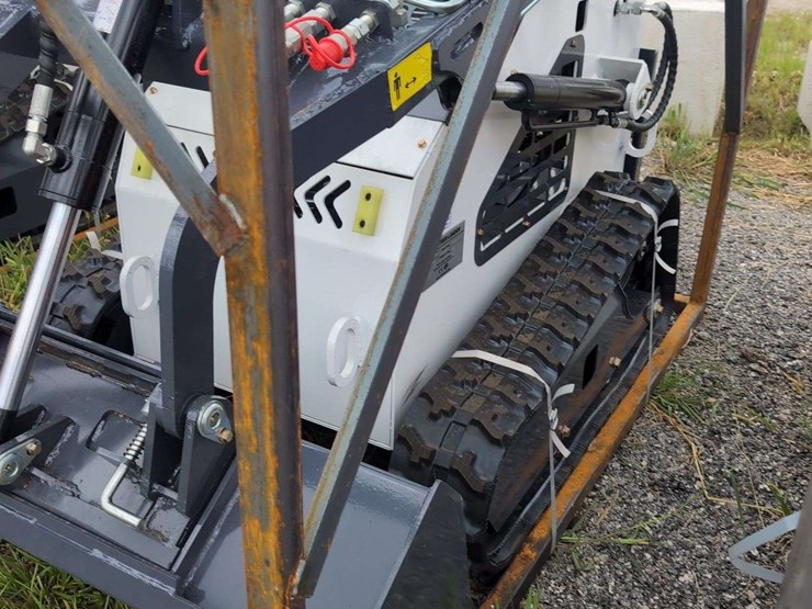 zjg-mini-skid-steer-loader-zj-380-(white)---15hp-image-6