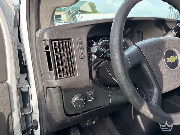 2019-chevrolet-express-2500-image-13