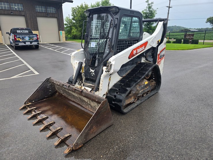 2021-bobcat-t64-image-2