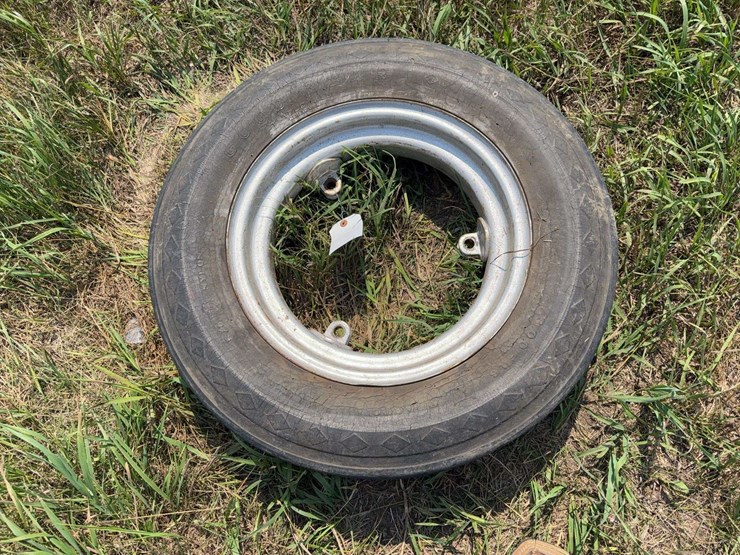 farmall-front-rim-and-tire-image-5