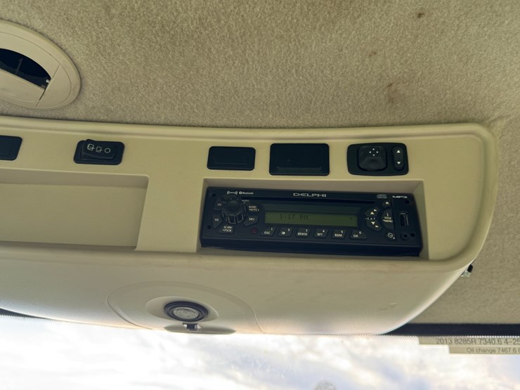 john-deere-8285r-image-43