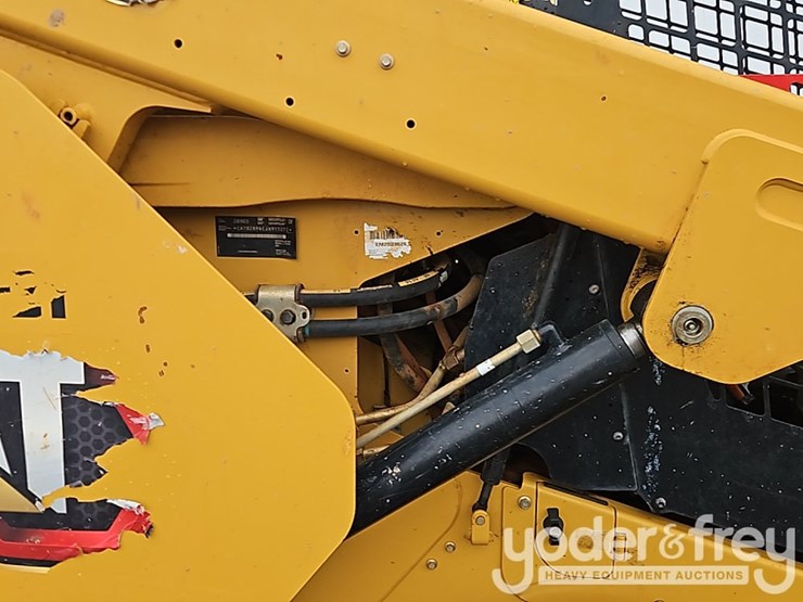 2023-caterpillar-289d3-image-16